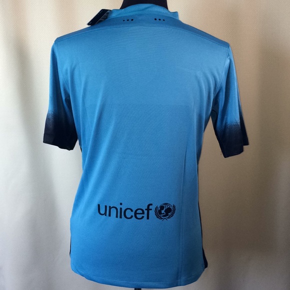 Barcelona Away Jersey-OPEN TO OFFERS!😊💵💵 - Picture 4 of 15